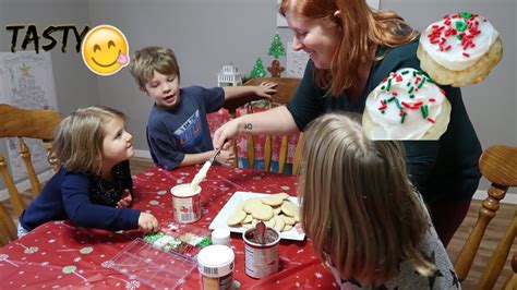 Vlogmas Decorating Cookies Movie Time Youtube