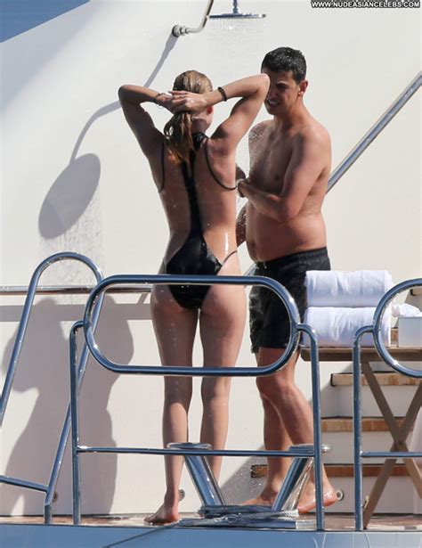 Doutzen Kroes Bikini Babe Beautiful Celebrity Candids Posing Hot