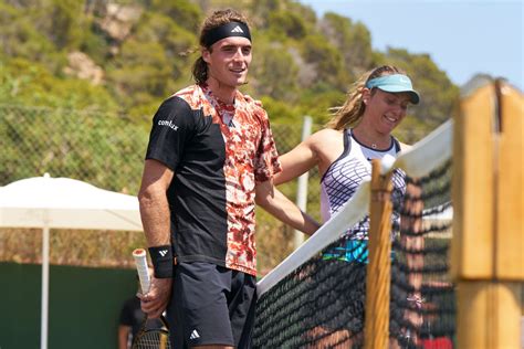 Badosa Y Tsitsipas Ganan Su Primer Partido Juntos Era La Prueba O