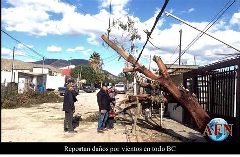 Vientos de Santa Ana en la península de Baja California Centro