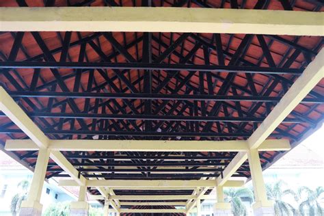 Structure of steel roof frame for building construction. 38266962 Stock ...