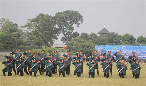 Mahasiswa ITB Demonstrasikan Olahraga Militer Di Penutupan Outbound KKN