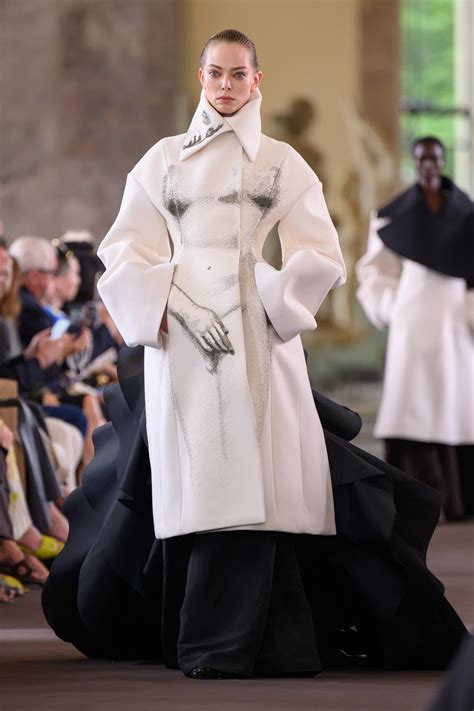 Schiaparelli Fall Couture Fashion Show The Impression