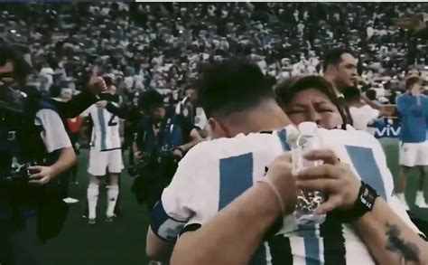 Video Quién Es La Mujer Con La Que Messi Se Dio Un Gran Abrazo Al Ganar La Copa Del Mundo Pulzo