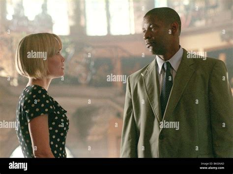 MAN ON FIRE (2004) RADHA MITCHELL, DENZEL WASHINGTON MNOF 001-05 Stock ...