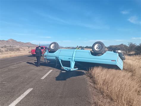 Familia Resulta Lesionada Tras Volcadura En Carretera A Parral