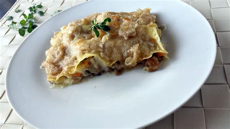 Lasagne Con Rag Bianco E Porcini Al Profumo Di Tartufo