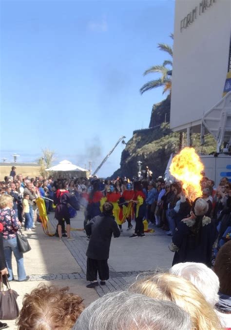 Grupo Dos Lan Adores De Fogo Do Desfile Hist Rico Do Mercado