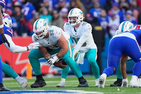 Miami Dolphins forced to finish Season without star center Connor ...