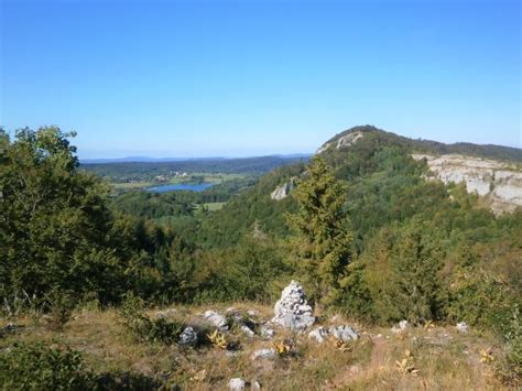 Le Sentier Des Cairns La Chaux Du Dombief Jura Tourisme