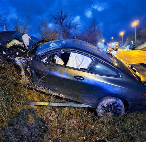 Autofahrer Stirbt Nach Frontalzusammensto In Pforzheim Welt