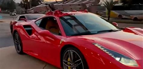 Ferrari Escada Viraliza No Brasil E Vira Uno Que Subiu Na Vida