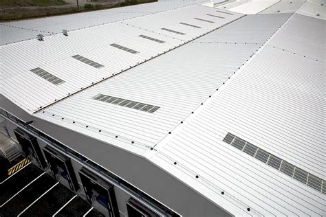 Composite roof panels – design and application - Kingspan English