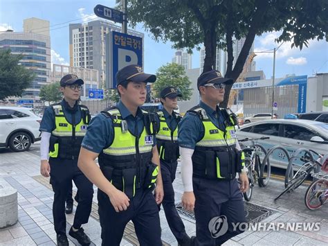 흉기 난동 예방하는 대구 경찰 연합뉴스