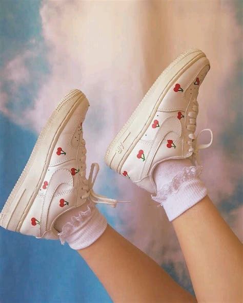 Pin By Zoe Wilds On Shoes In 2020 Aesthetic Shoes Cute Shoes