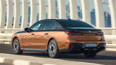 Bmw I7 M70 Xdrive Monstruo Desde Cualquier ángulo