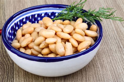 White canned beans 7680533 Stock Photo at Vecteezy