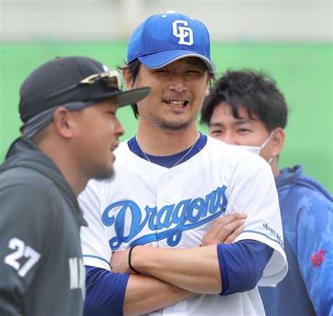 ふしぇ on Twitter RT hochi oskphoto リラックスした様子の 涌井秀章 選手 dragons 中日