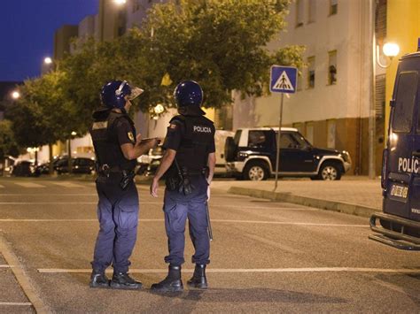 Mega Operação Bairro Do Casal Da Mira Na Amadora Cercado Pela Polícia