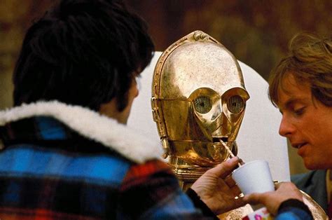 27 Vintage Behind-The-Scenes Star Wars Pictures