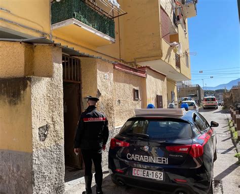 Torre Annunziata Carabinieri Setacciano Le Strade Appena Arrestato Un