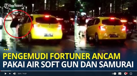 Detik Detik Pengemudi Fortuner Ancam Taksi Online Pakai Air Soft Gun