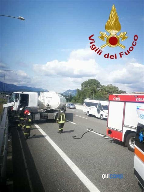 Incidente In Autostrada A Grandate Scontro Tra Camion