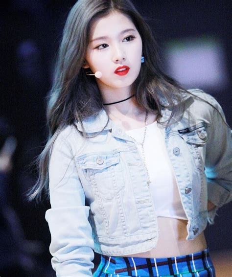 10 Times Twices Sana Showed Her Cute And Sexy Side In Pretty Chokers Koreaboo