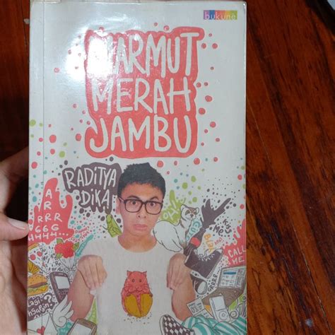 Marmut Merah Jambu Raditya Dika Books Stationery Books On Carousell