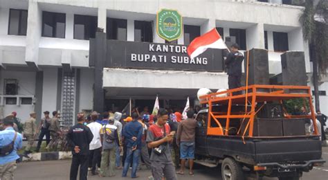 Aksi Demo Lanjutan Nelayan Patimban Sambangi Kantor Bupati Subang