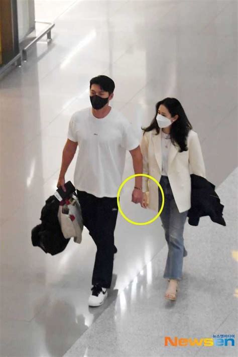 Potret Hyun Bin Son Ye Jin Berangkat Honeymoon