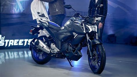 Finally Yamaha Fzs V Launched In India New Headlight Traction