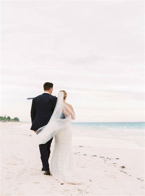 Relaxed beach wedding on Harbour Island, The Bahamas | Bahamas Real ...