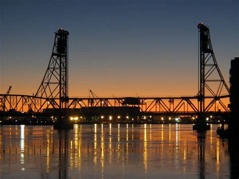 © Photo: Sunrise Over the Piscataqua River | PortsmouthNH.com