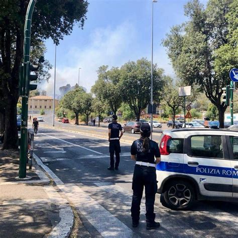 Incendio Tra Piazzale Clodio E Monte Mario Dalla Zona Del Tribunale A