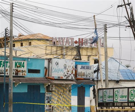 Al menos 12 muertos dejó un ataque con toma de rehenes en un hotel de