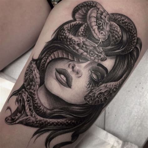 Signification Tatouage Medusa Entre Temps Editions