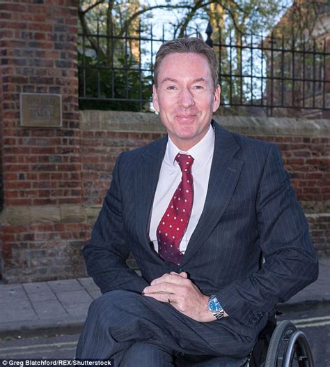 Disabled Reporter Frank Gardner Stuck On Heathrow Plane Daily Mail Online