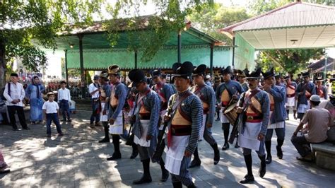 Prosesi Grebeg Syawal Mulai Dilakukan Pagi Ini Dari Keraton Yogyakarta