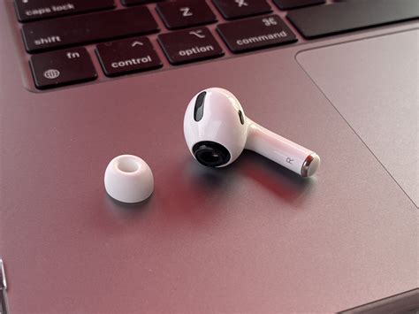 How To Keep Airpods From Falling Out When Traveling Hopdes