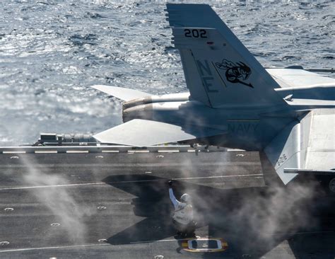 DVIDS - Images - USS Carl Vinson (CVN 70) Conducts Flight Operations [Image 4 of 4]