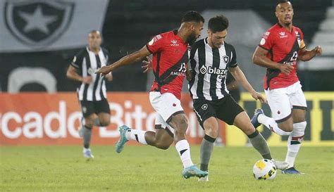 Botafogo desperdiça muitos gols e fica somente no empate o Atlético GO