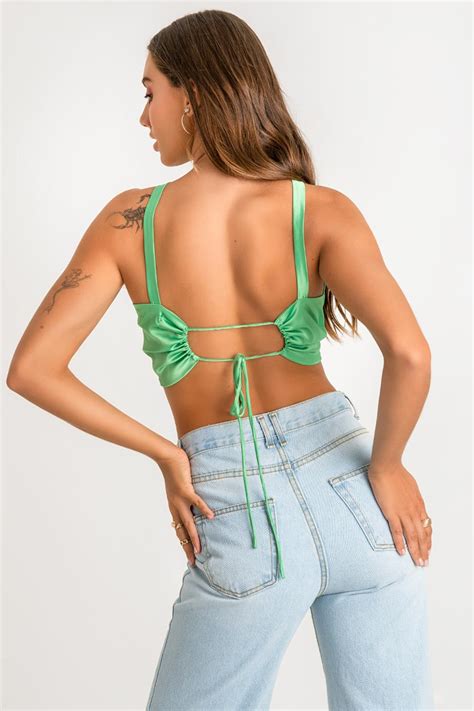 Crop Top Satinado Halter Con Nudo Highstreet