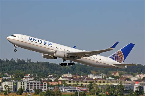 United Airlines N658UA Boeing B767 322ER Msn 27113 480 30 Juli