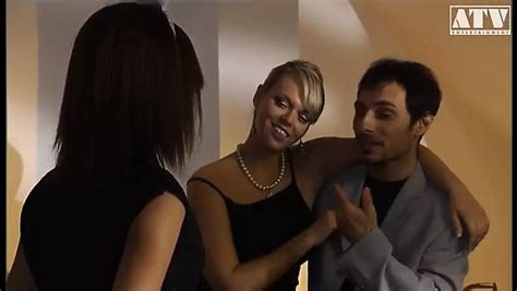 Ellen Saint E Angela Dorada Sono Troie Latine Mature Con XHamster