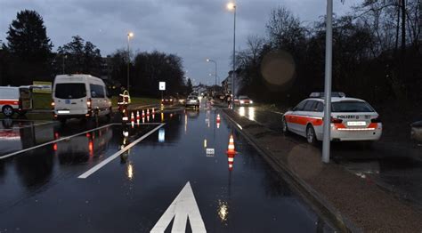 Weiningen Bassersdorf ZH Zwei Personen bei Verkehrsunfällen verletzt