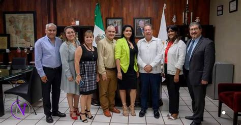 Alcalde Jos Manuel Pozos Castro Recibe A M Dicos Cubanos Tuxpan