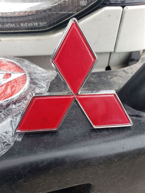 Mitsubishi Emblem - Paleo Fabrication