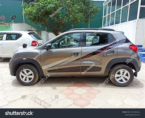 18 Kwid Car Images, Stock Photos & Vectors | Shutterstock