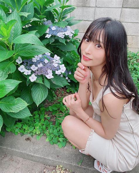 根岸愛さんのインスタグラム写真 根岸愛instagram「🌸☔️🌸 紫陽花見つけた💝 ついに雨が降り始めた☔️ ネットサイン会